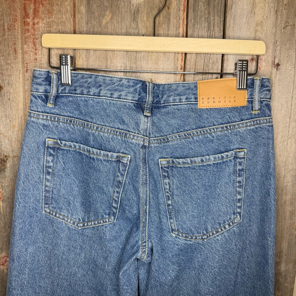 PacSun Mid-Rise Straight Leg Jeans in Light Blue Wash - Picture 5 of 12